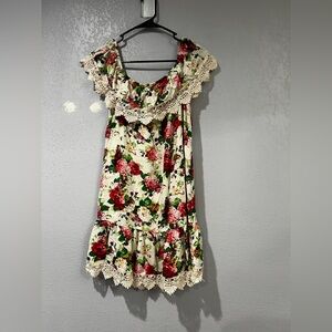 Umgee Red and Green Floral Dress Size S, Off Shoulder Neckline, Lace trim